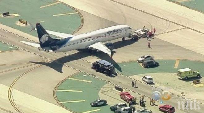 Самолет отнесе камион на писта в Лос Анджелис! Има пострадали