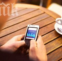 Вирус краде номерата ни от телефона