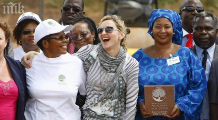 малави мадона преувеличава помощта страната