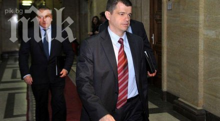 крадецът блъснал шефа данс изчезна без следа