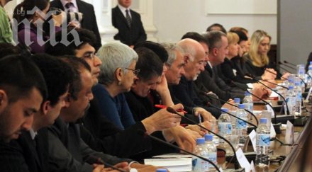 ромски организации напуснаха демонстративно срещата райков