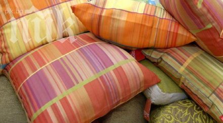 деца биха възглавници разлог