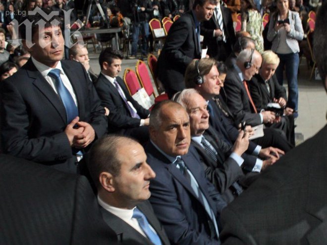 Чуждите гости на конференцията на ГЕРБ отегчиха делегатите