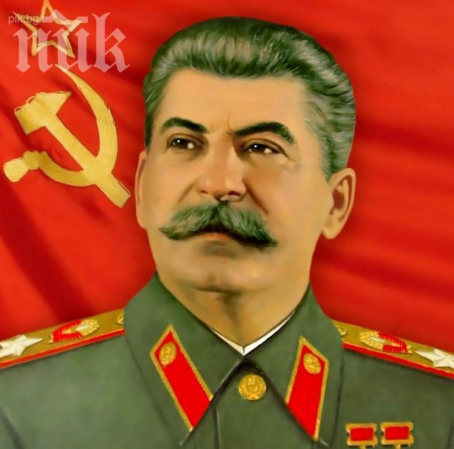 Анархист взриви паметника на Сталин

