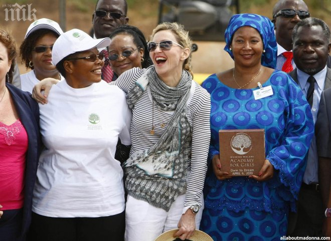 Малави: Мадона преувеличава помощта си за страната