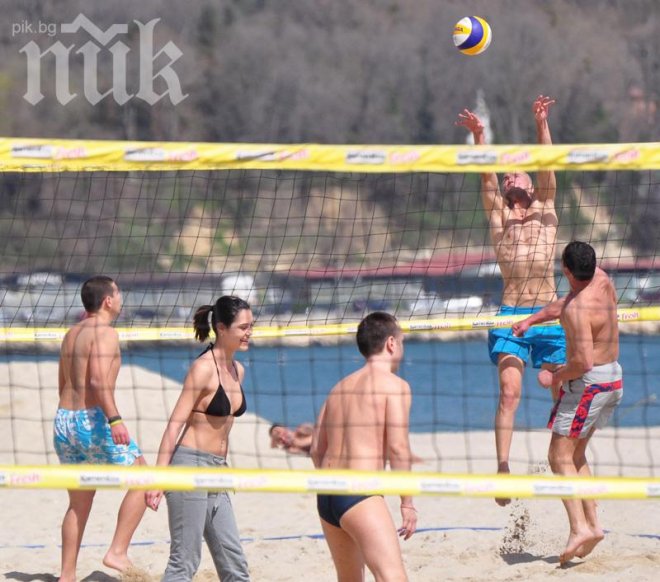 Във Варна вече е за плаж