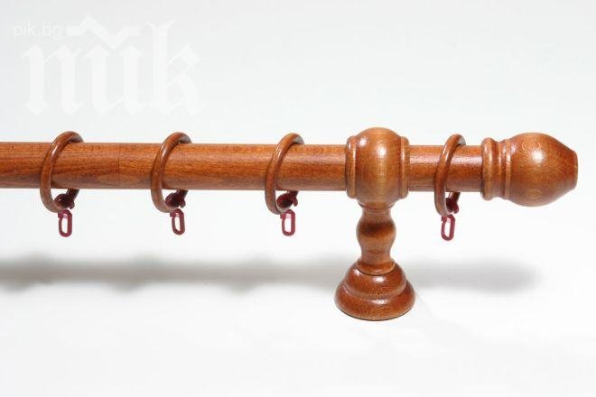 Психичноболен мята корниз по полицаи