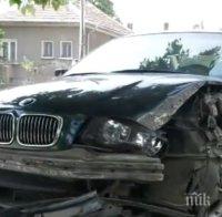 Автомобил с абитуриенти се заби в дърво в Кърджали