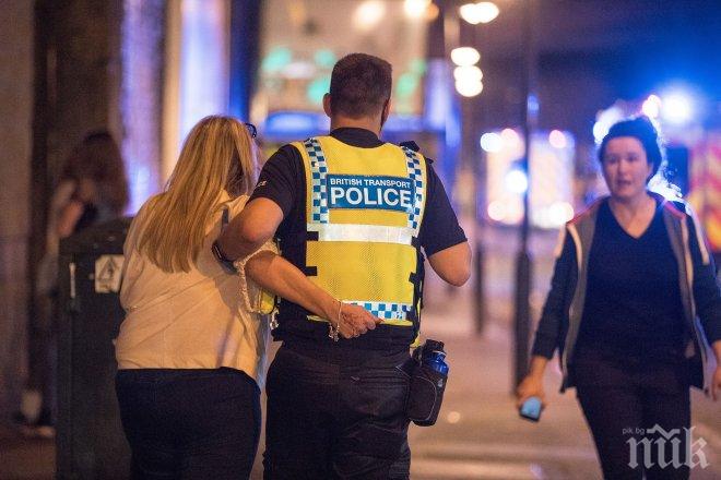 ОТ ПОСЛЕДНИТЕ МИНУТИ! Полицайка е убита при кървавата атака в Мънчестър, двете й деца ранени