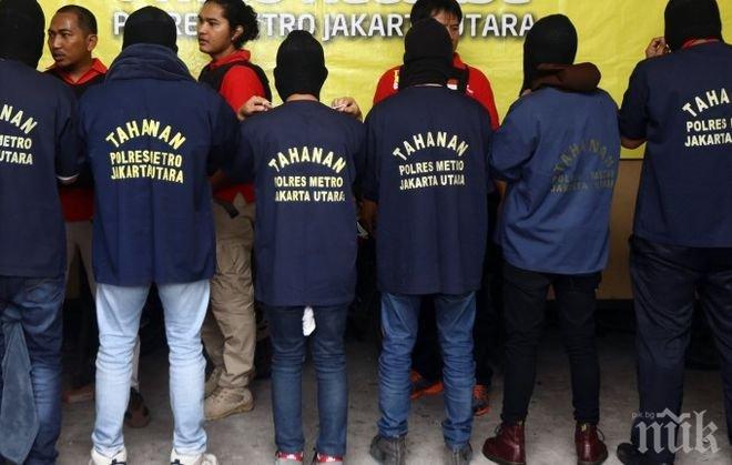 Индонезия подпука гейовете, над 140 са арестувани