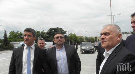 вътрешният министър блокада границата гърция