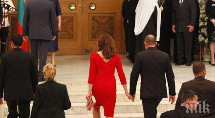 случай радев аудиенция папата генерал деси черно було ватикана прави рязък завой тоалета агресивно червено