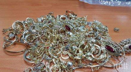 удар южнокорейските митничари конфискували тона злато опит контрабанда