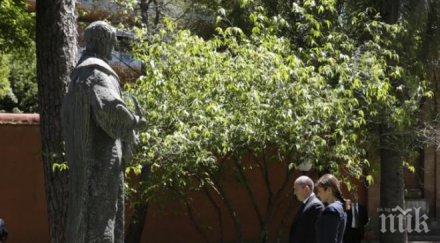 румен радев поднесе венец паметника иван вазов вила боргезе снимки