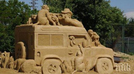 изграждат пясъчен град бургас