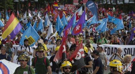 хиляди включиха традиционния протест поход достойнство мадрид