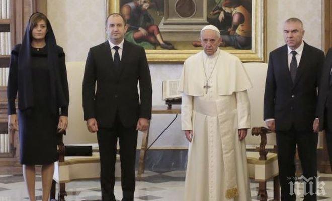 ПЪЛЕН ШАШ! Подсъдимият Марешки се нареди до папа Франциск