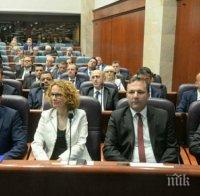Бъдещият премиер Зоран Заев обеща: Минималната заплата в Македония става 12 000 денари (380 лева)