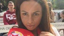 ВЗРИВ В МРЕЖАТА! Фенка номер 1 на ЦСКА се снима чисто гола! Дамата показа прелести и заяви: Поздрави за... (СНИМКА 18+)