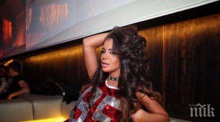 потрес корица плейбой избрана зле облечена абитуриентка снимки