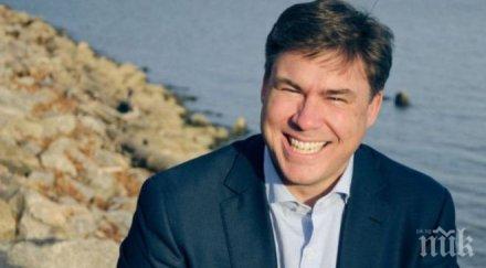 шефът пиар администрацията тръмп подаде оставка