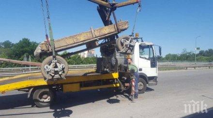 безкомпромисно паяк вдигна каруца конят изчезна