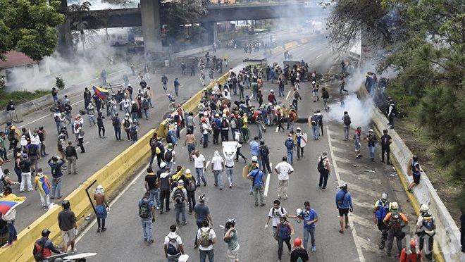 Най-малко 20 човека са пострадали по време на последните протести в Каракас