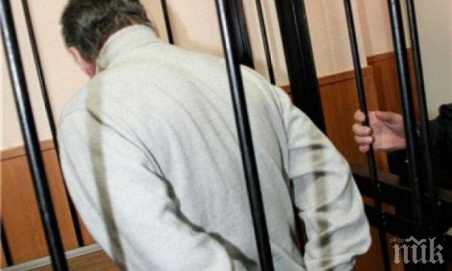 БЕЛЕЗНИЦИ! Арест за футболен треньор, изнасилил непълнолетно момче 