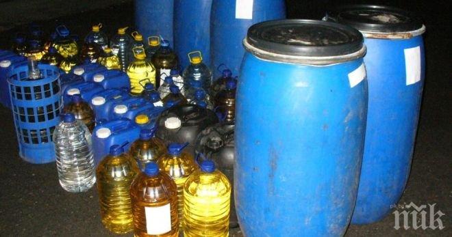 УДАР! Митничари конфискуваха половин тон нелегална пиячка в Поморие 
