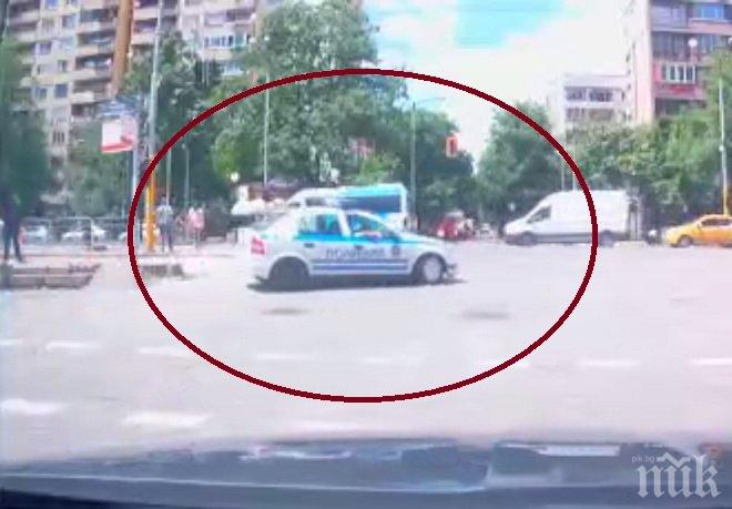БЕЗЗАКОНИЕ! Тази патрулка възмути столичани (ВИДЕО)