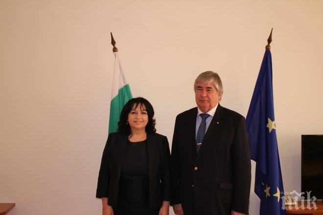 Министър Петкова и руският посланик Макаров обсъдиха съвместното сътрудничество в областта на енергетиката