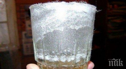 оставете чаша вода сол оцет дома вижте какви невероятни промени часа