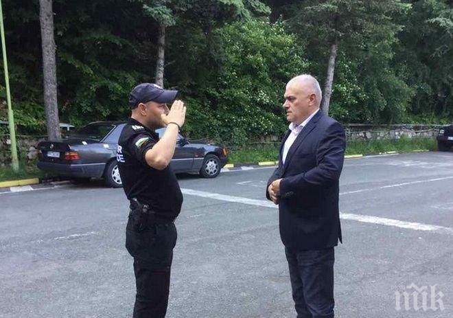 Валентин Радев проверява контрола на границата с Турция