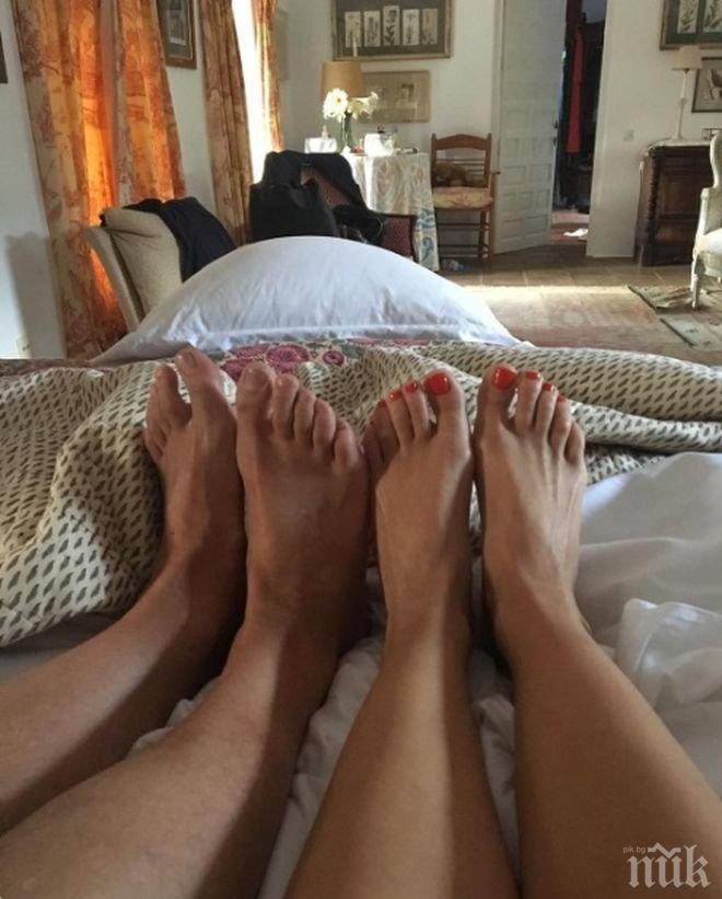 ПЪЛЕН ШАШ! Съпругата на Дейвид Камерън публикува обща интимна снимка в леглото