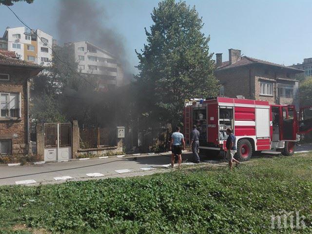 БЪРЗА НАМЕСА! Няма опасност за населението от пожара край Шишманци