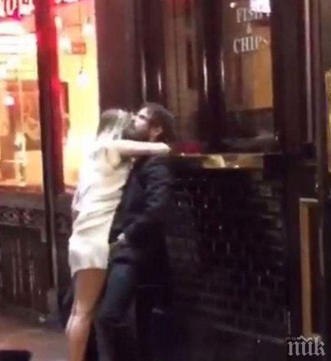 ГОРЕЩО! Британци правят секс пред вратите на кръчма в Лондон, минувачи им ръкопляскат и им свирят Ламбада(СНИМКИ18+)