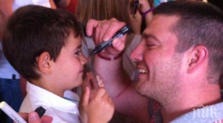 родители рисуваха децата стъкло изложбата време щастие снимки