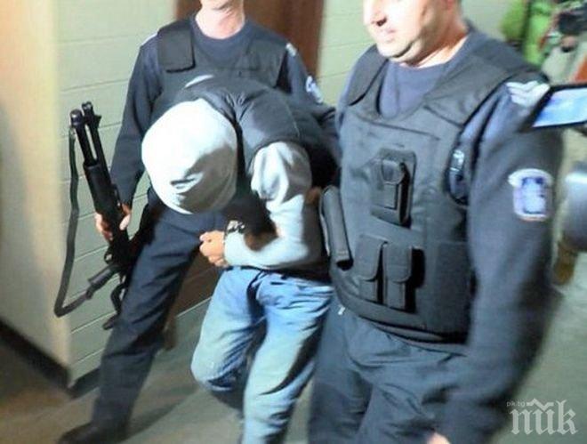 ИЗВЪНРЕДНО! Спипаха жесток руснак в Бургас! Интерпол го издирва за убийство и мъчения на деца ИЗВЪНРЕДНО! Спипаха жесток руснак в Бургас! Интерпол го издирва за убийство и мъчения на деца