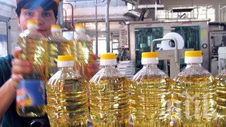 БГ абсурд! Работници останаха без заплати. Водят се на работа, но нямат право да влизат в завода