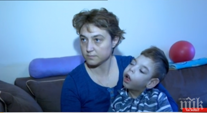 ПРИЗИВ! Върнете количката на Илиян, без нея 9-годишното момче е откъснато от света 