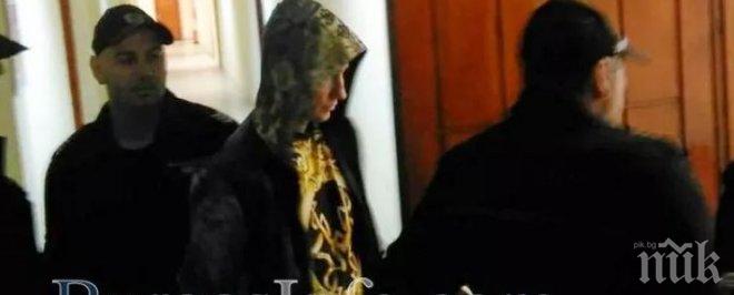 Главатарят на руската порно секта в съда: Не мога да спя в ареста, йога съм, а в храната има много захар