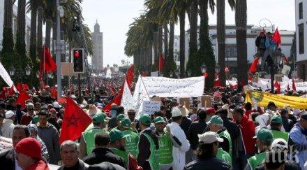 хиляди мароканци водени ислямско движение протестираха рабат