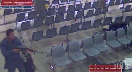 камери видеонаблюдение заснели нападателите нахлуват иранския парламент
