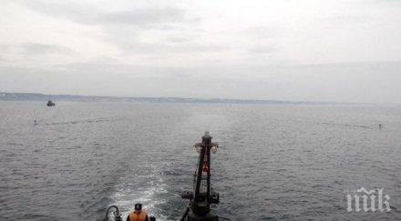 първи подробности драмата български военни черно море командирът екипажа опасност живота