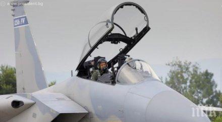 румен радев пак полетя яхна щатски изтребител 15c снимки
