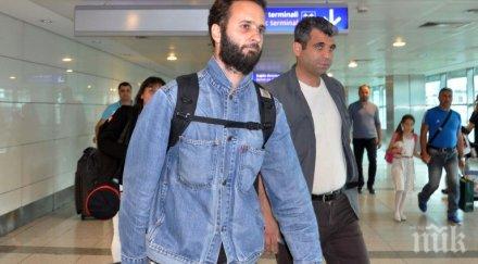 задържаният месец турция френски фотограф завърна родината