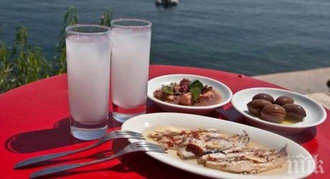 УДАРИХА ДЪНОТО! Алкохолиците в Гърция се върнаха на евтиното узо, зарязаха уискито 