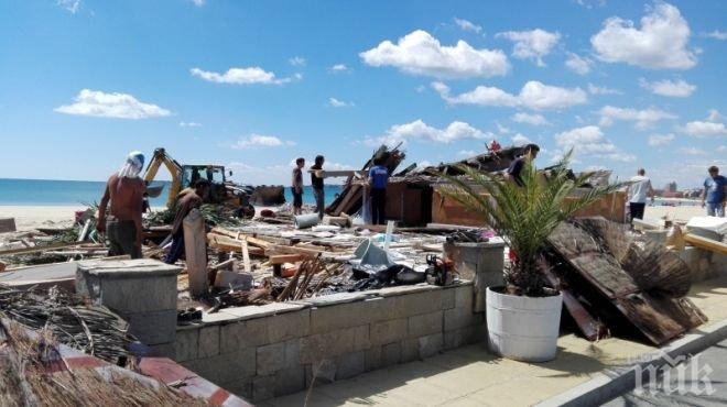 Travel.ru: Плажовете на България ще бъдат прочистени от незаконни постройки