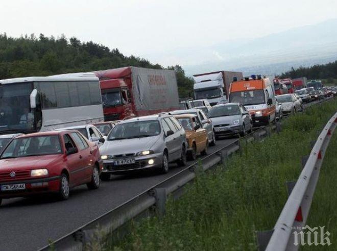РЕКОРД: Близо 38 000 коли преминаха по АМ „Тракия” за ден!