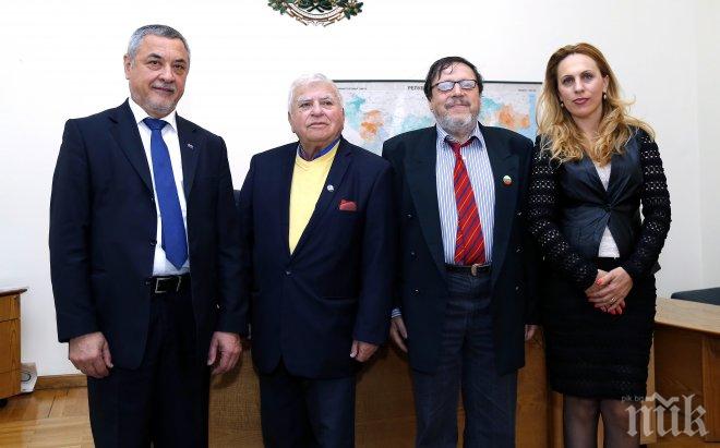 Вицепремиерът Валери Симеонов се срещна с български евреи